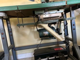Industrial Sewing Machine with Clutch Motor