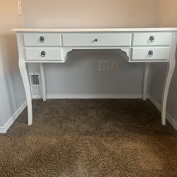 White Desk 