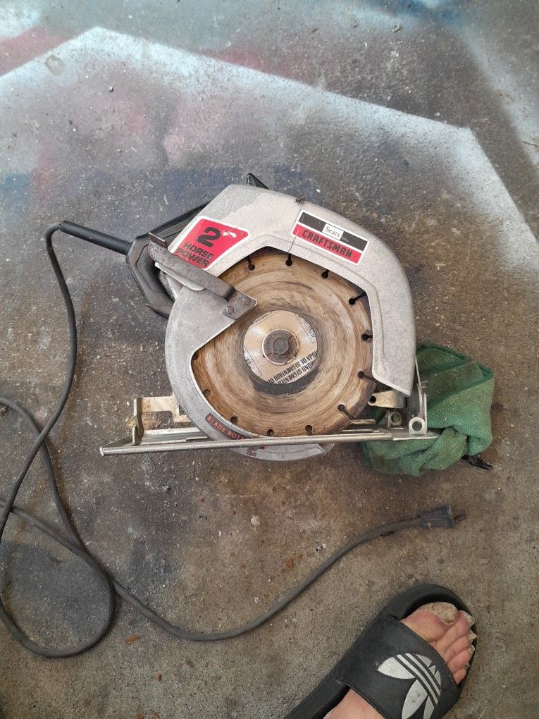 2 Horse Power Craftsman 7 1/4 Circular Saw