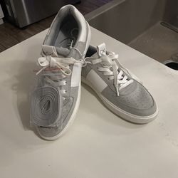Calvin Klein Size 7.5