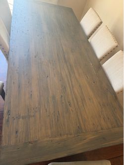 table Dinning table