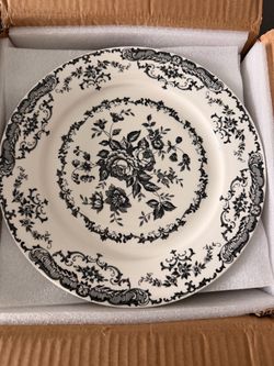 Set of 6 Black and White Floral Toile Dinner Plates,Never Used