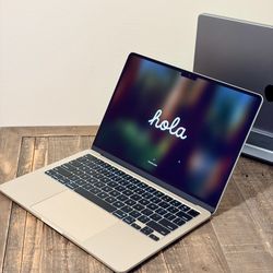*Mint* Apple MacBook Air 13-inch Laptop - Apple M4 chip - 16GB Memory - 256GB