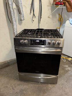 FRIGIDAIRE GAS STOVE