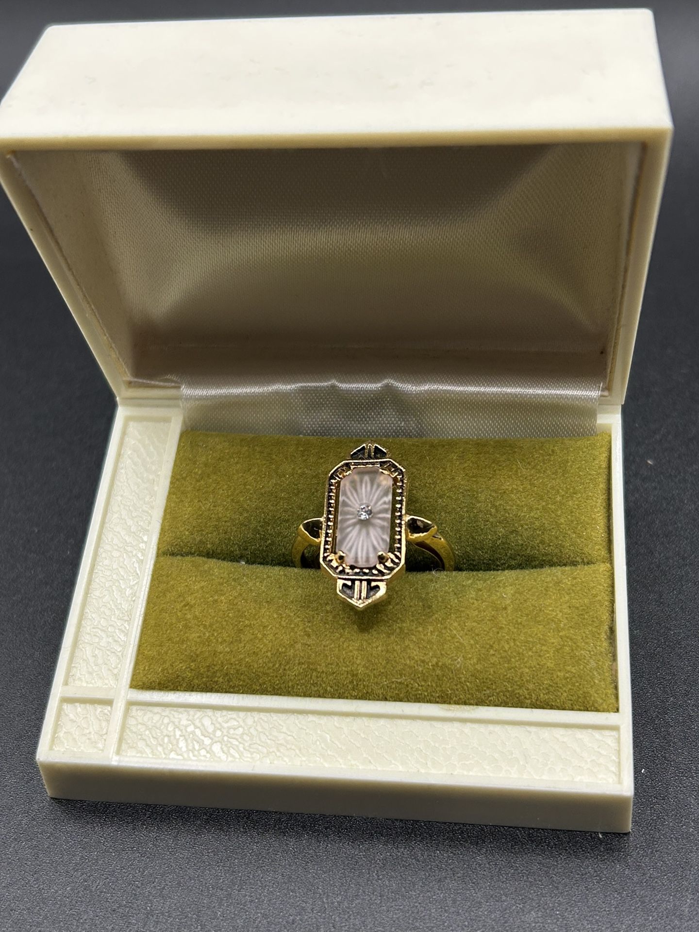 Avon Frostlight Camphor Ring - VGVC Size Up To 8.5