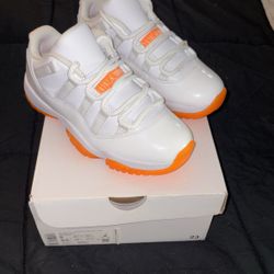 Jordan 11 Retro Low 