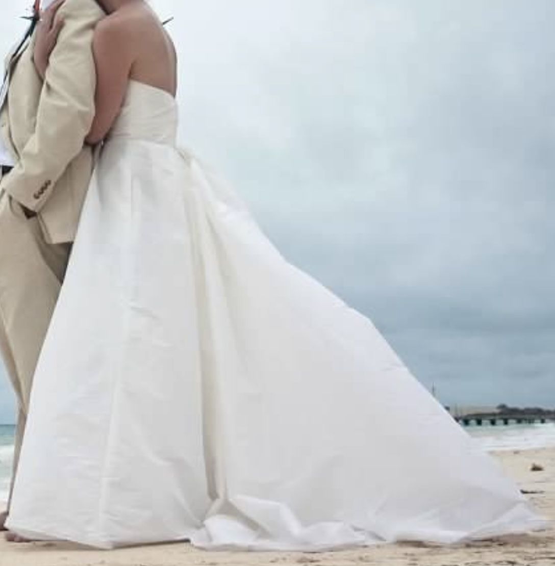 Diamond white Alfred Angelo Wedding Dress - 