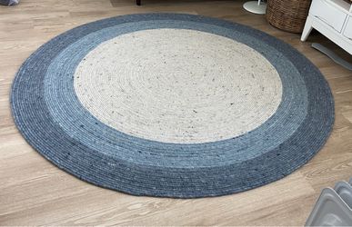 Like New Reversible SAFAVIEH 6' Round Braided Wool Rug - Farmhouse Ivory & Blue