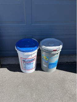 Empty Buckets W/Lids