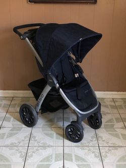 LIKE NEW CHICCO BRAVO STROLLER!!!!