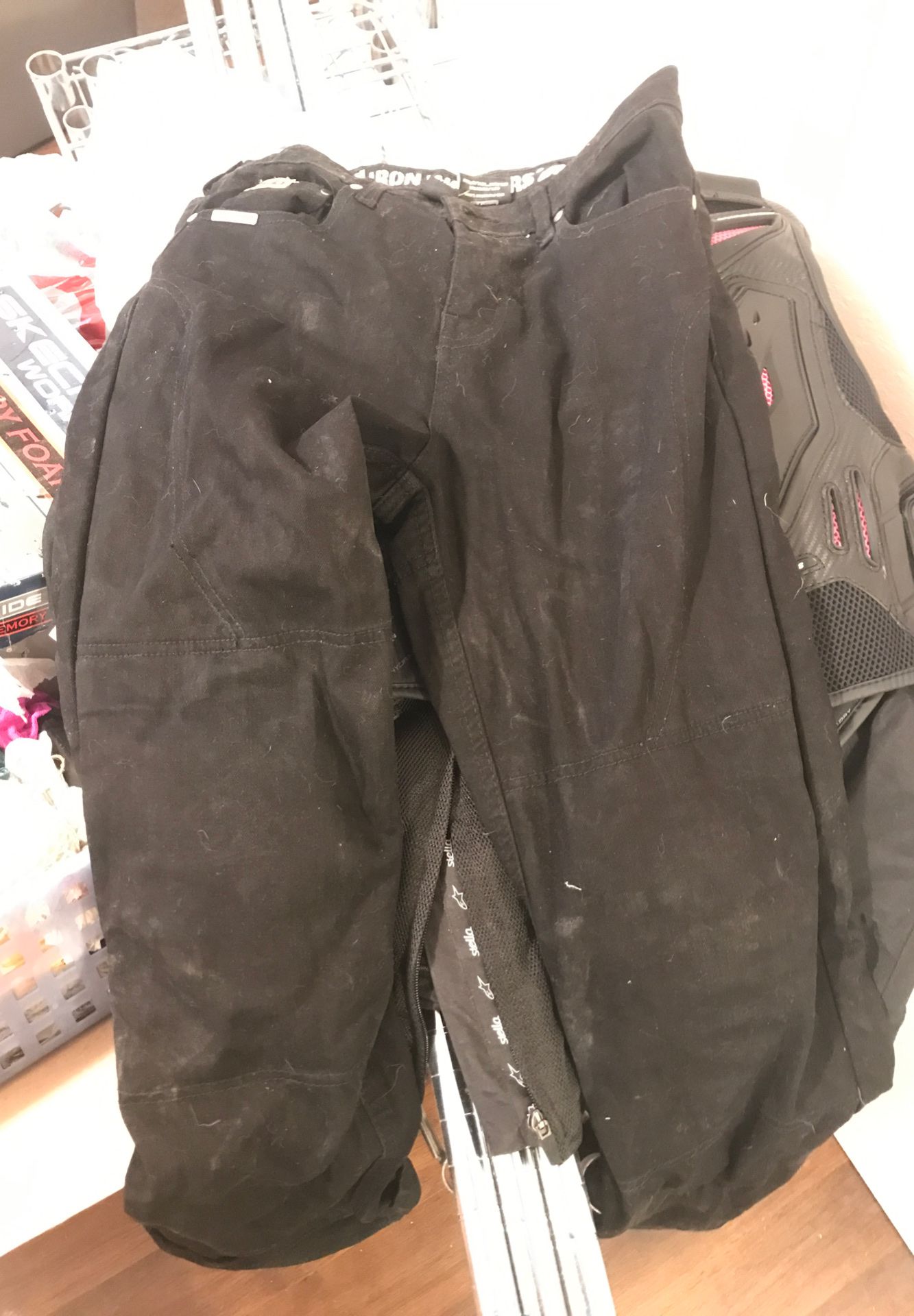 Motorcycle riding gear pants