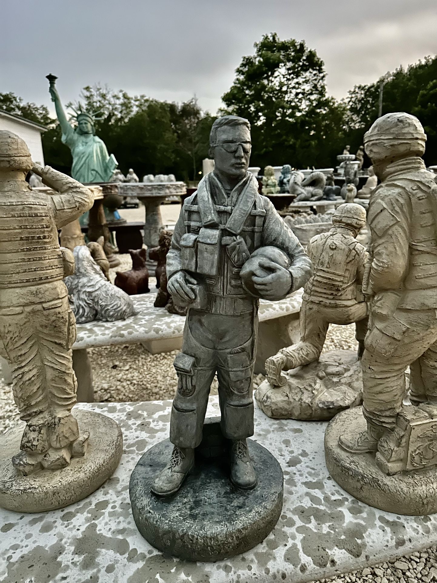 Concrete Military Garden Statues And Water Fountains