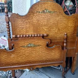 Antique Twin Beds, Vanity/W Mirror