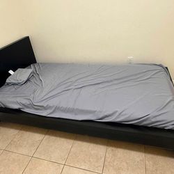 IKEA Bed frame +bed+blanket