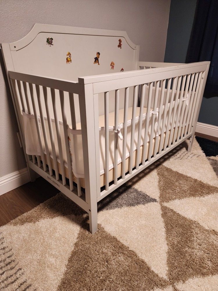 Convertable Baby Crib