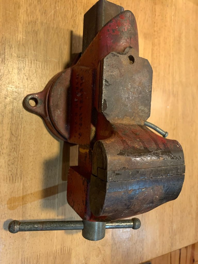 Vintage colubian 4 inch vise D44 m2. Made in USA. Good 45 dollars