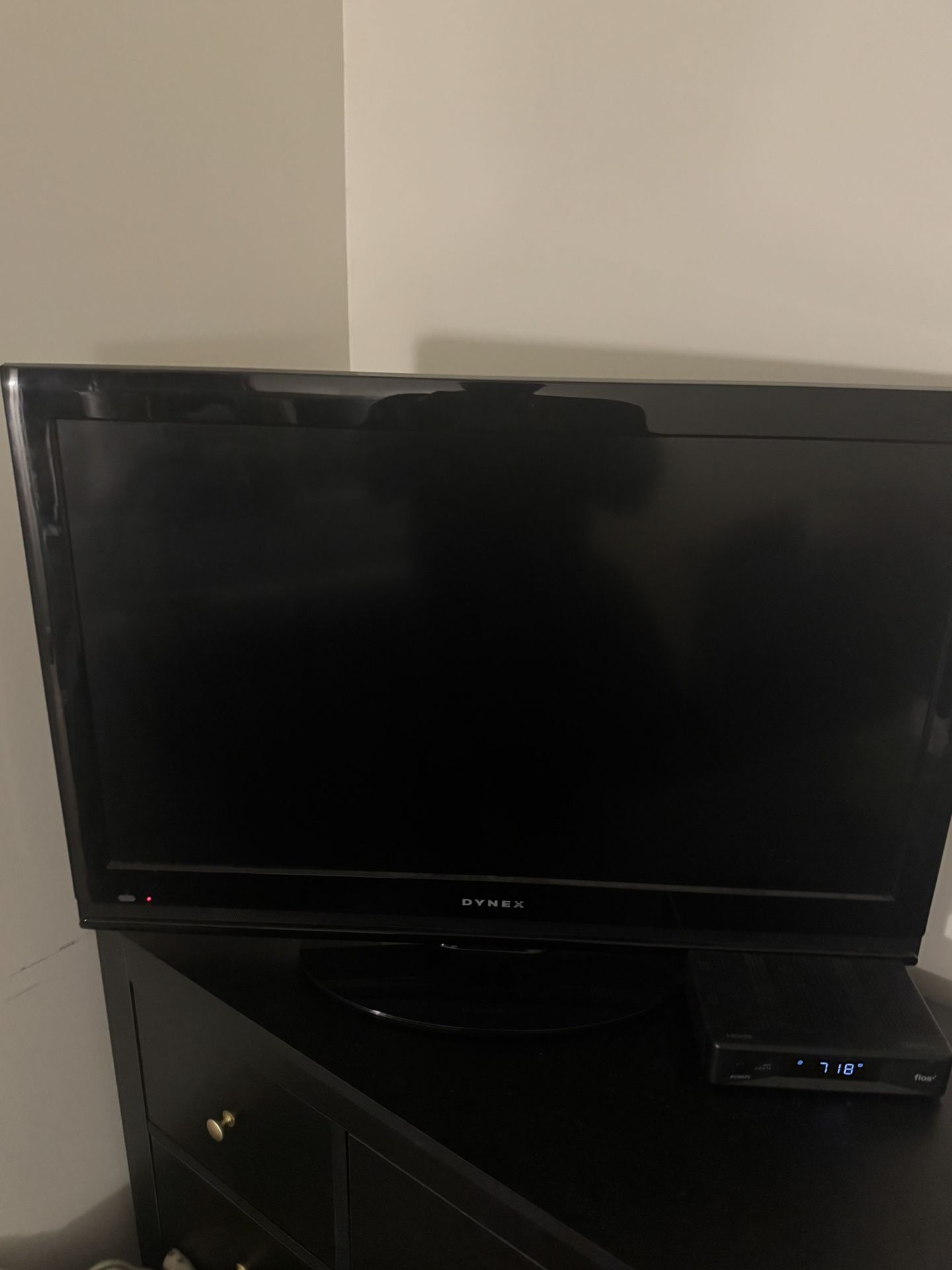 30 Inch HD Dynex TV