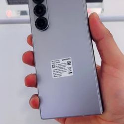 Samsung Galaxy Z Fold 6 – Unlocked – 512GB 