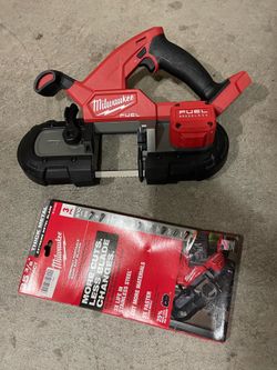 Milwaukee bandsaw with blades