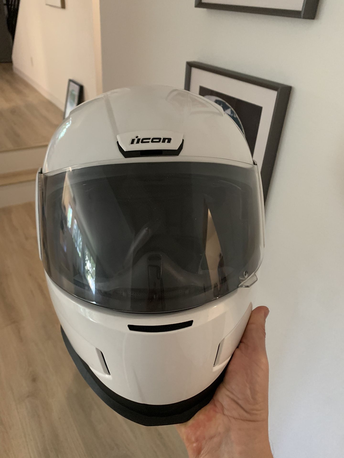 Icon - Motorcycle Helmet