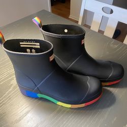 Hunter brand Men’s  Rain boots size 13