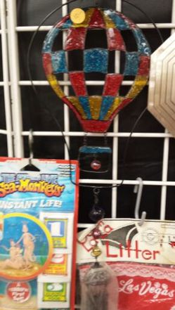 Brand new with tags hot air balloon black metal chimes