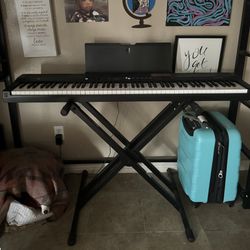 Piano With Free Stand 