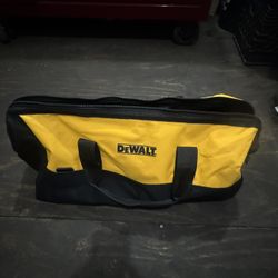 Dewalt Bag And Tools (read Description)