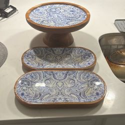 Decorative Wooden Cake Plate Plus Two Small Dish 
