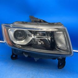 Nice 2014-2015 Jeep Grand Cherokee Right Passenger Halogen Headlight OEM