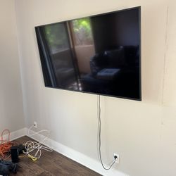 New TV 40inch With Roku 