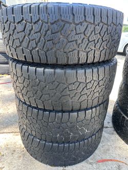 Falken wildpeak A/T LT285/70R17