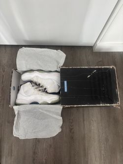 Jordan 11 legend blue size 8M (2014)
