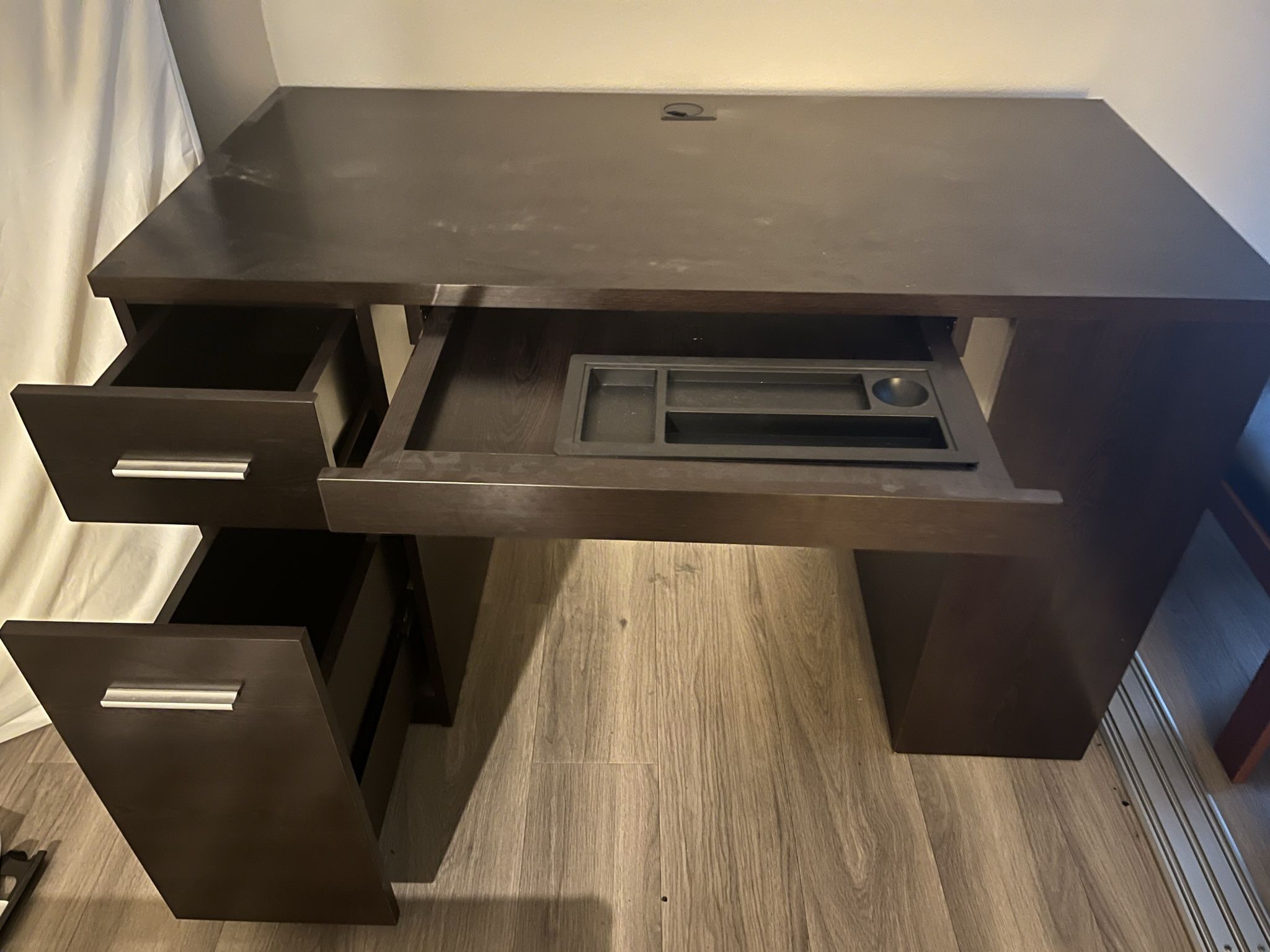 Dania Wood Computer Desk w/ 3 Drawers & Side Shelving - Belmar Collection