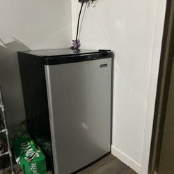 Mini Fridge 