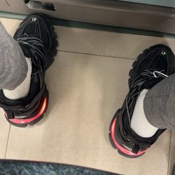 balenciaga track led