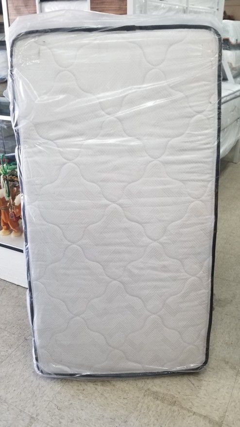 Set Twin Size Matters With Box Spring Only $179