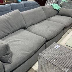 Elyza Sectional