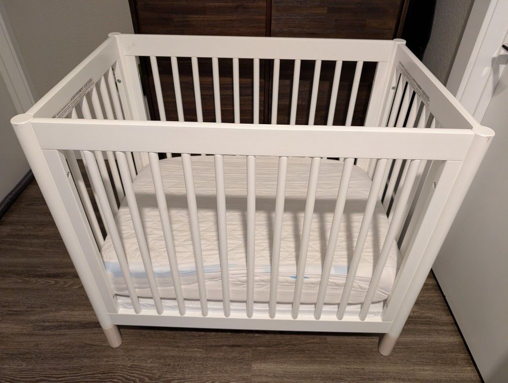 Babyletto Gelato Mini Crib, + Mattress, Excellent Condition  (Retails For $430)
