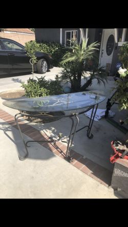 Corner or picture table