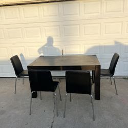 Modern Dinning Table And 4 Chairs 