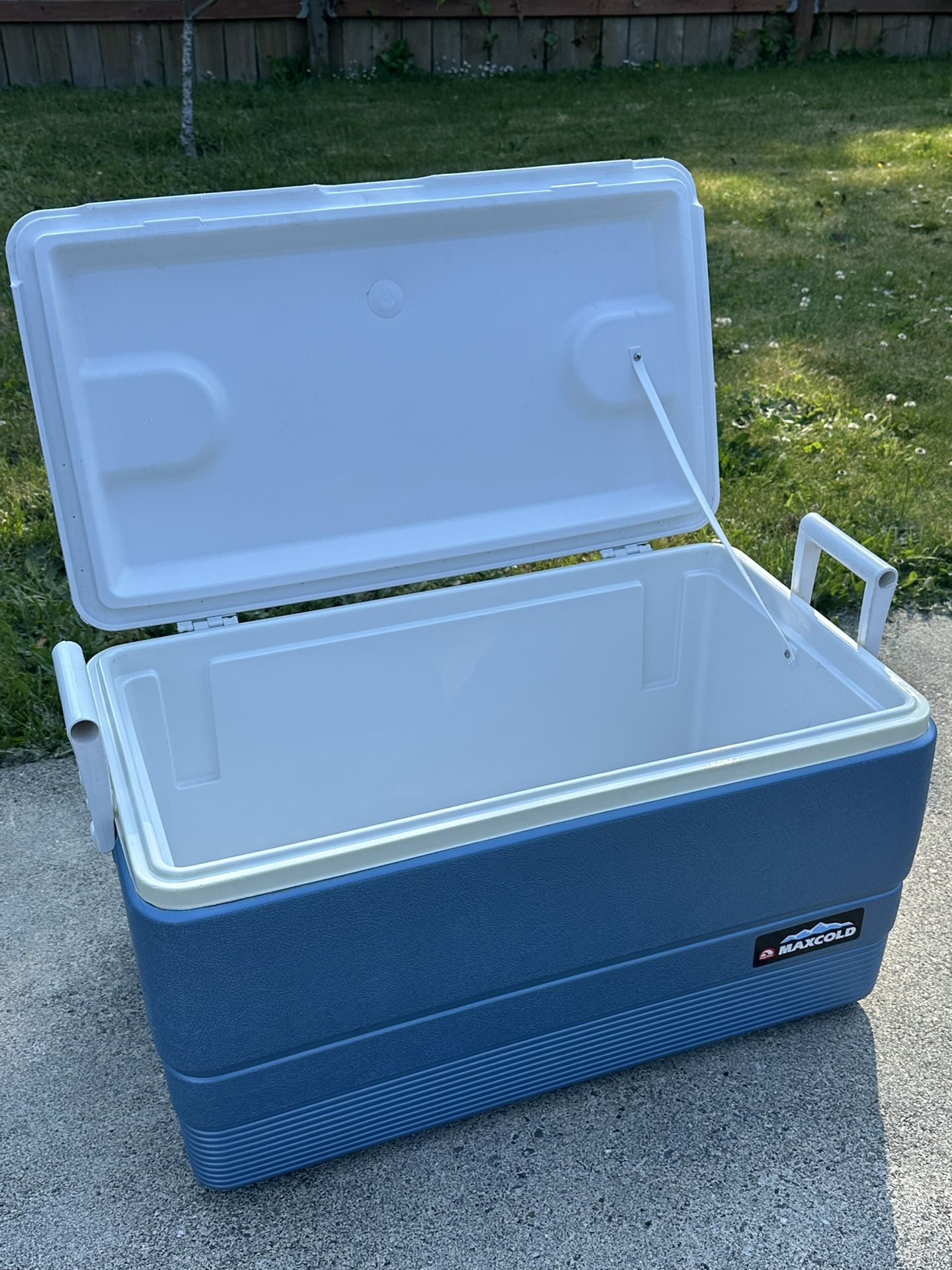 Igloo maxcold 70 quarts cooler