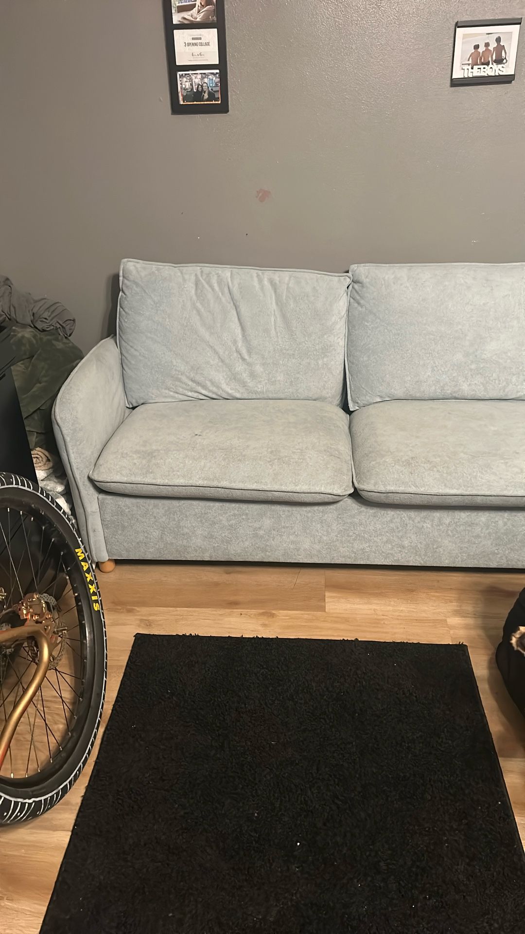 LOVESEAT COUCH