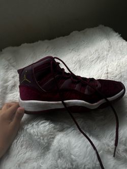 Girls Red Velvet Jordan’s size 8