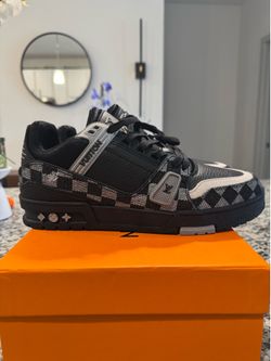 LV trainers men’s size 10