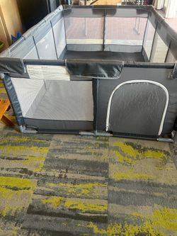 Baby play pen