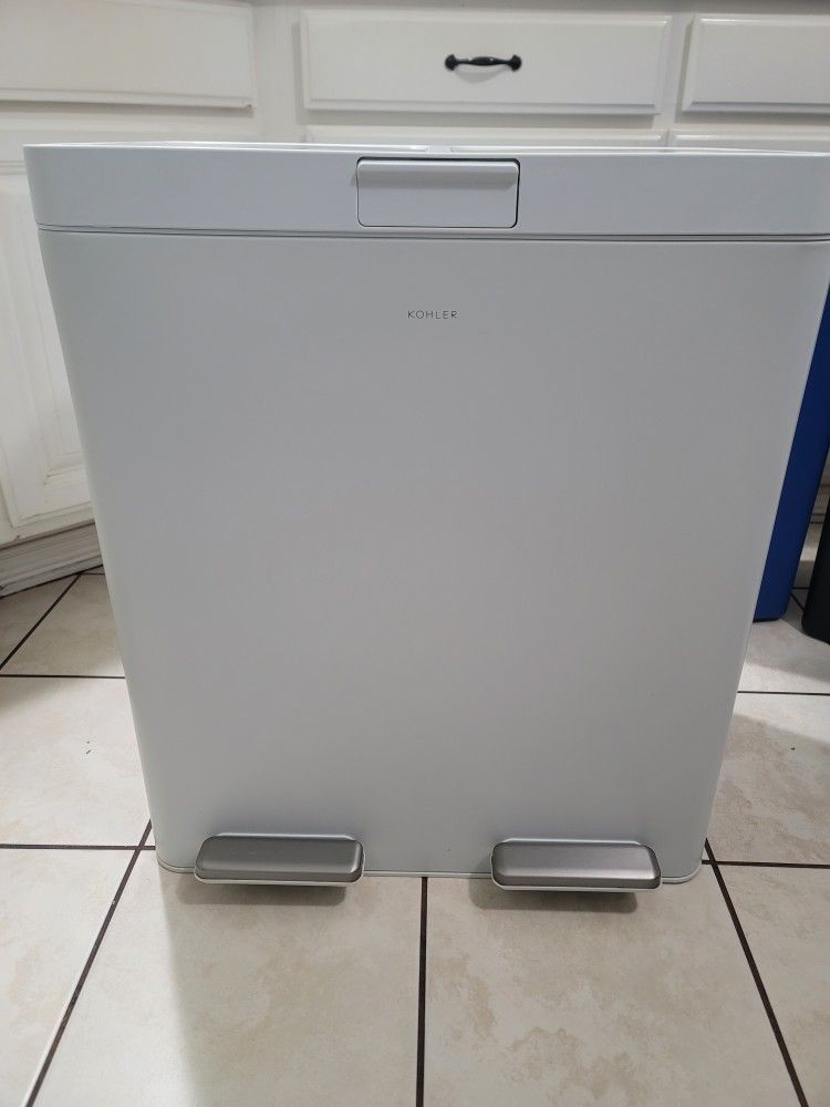 Kohler 82L Dual Bin Step Trash Can