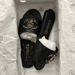 Chanel | Quilted Leather CC Chain Sandal 
