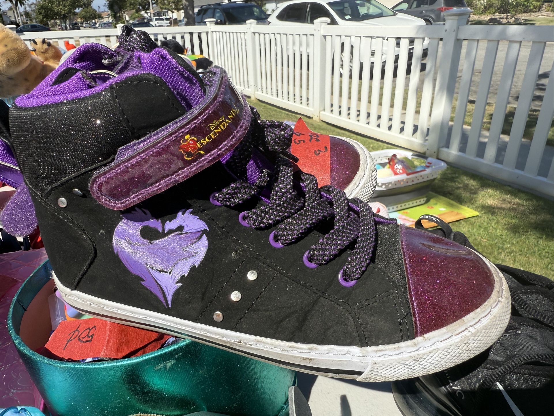 Disney - Decendants High Top - Size 3