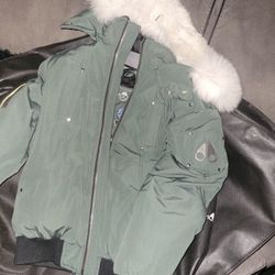 Little Boys Moose Knuckle Coat Size Med( 10-12)